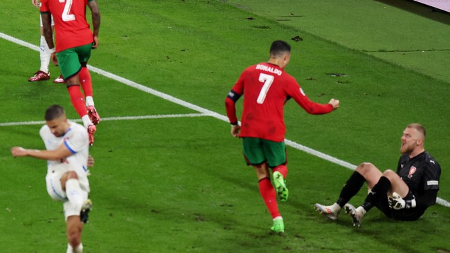 Cristiano Ronaldo Rayakan Gol Kemenangan Dramatis Portugal atas Ceko di Menit Akhir