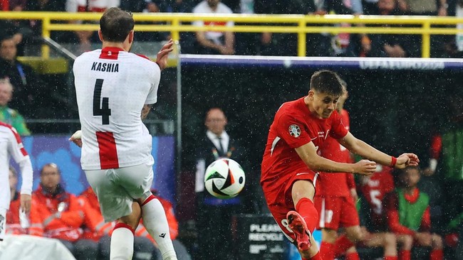 Arda Guler Pecahkan Rekor Cristiano Ronaldo dengan Gol Cemerlang dalam Kemenangan Turki atas Georgia